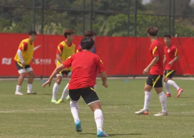 国脚最新爆料消息,最新爆料揭示足坛风云变幻  第1张